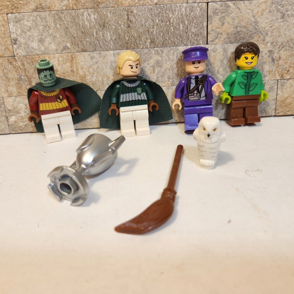 Wizarding World Minifigures Lot Owl Broom Trophy Snake Crest Conductor Figures